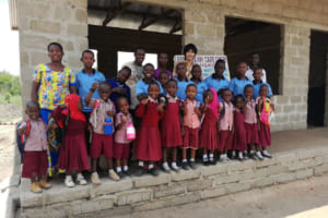 人口増加率世界13位タンザニア　公立学校の問題点「教師が教室に来ない」　学校建設で教育向上を図る！