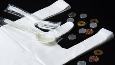プラスチック製品有料化の意味　海洋プラスチックごみの削減になるの？ 本当に評価すべき点は…